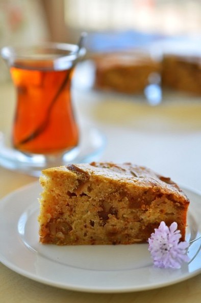 トルコのお菓子☆いちじくと胡桃のケーキの写真