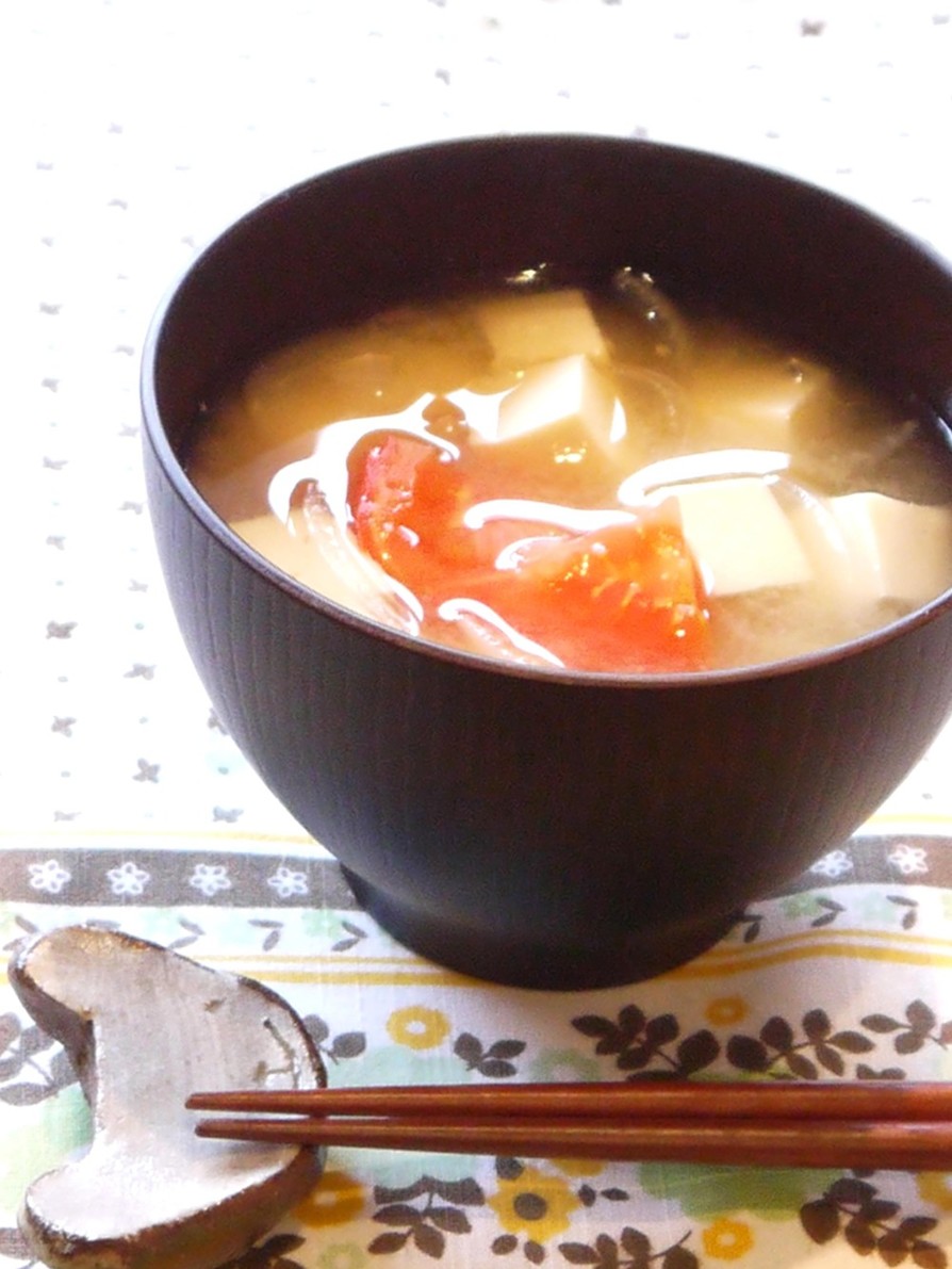 栄養満点☆トマトと豆腐の味噌汁♪の画像