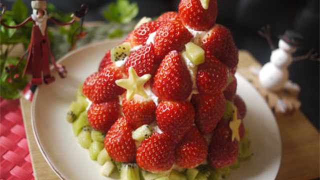 クリスマスに 苺ツリーケーキの作り方 レシピ 作り方 By Kaerenmama クックパッド 簡単おいしいみんなのレシピが363万品