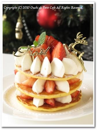 クリスマスのデコレーションパンケーキの画像