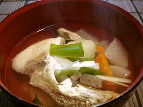 あっさり旨い☆鮭のアラ汁〈塩味〉