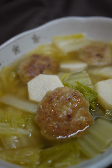 肉団子入り里芋と白菜のスープの写真