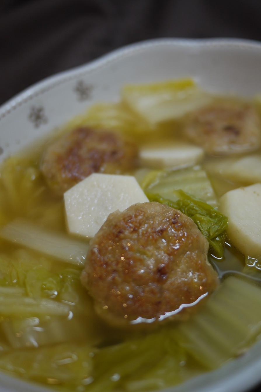 肉団子入り里芋と白菜のスープの画像