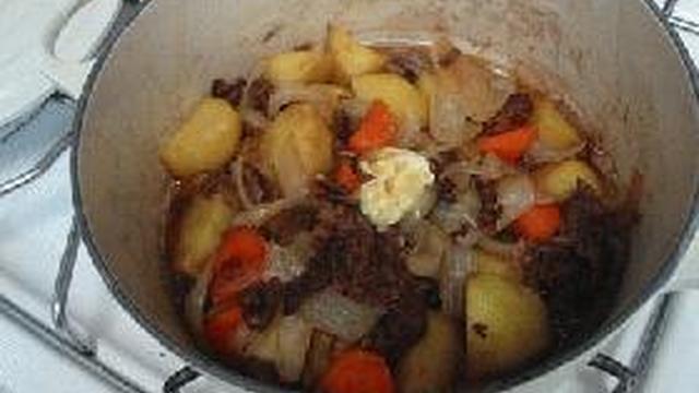 ルクルーゼで肉じゃが レシピ 作り方 By あこ クックパッド