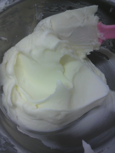 バタークリーム☆キャラケーキに♪卵なしの写真