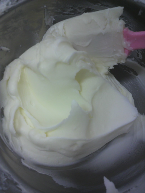 バタークリーム☆キャラケーキに♪卵なしの画像