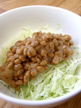 女性のための超定番✿レンジでキャベツ納豆