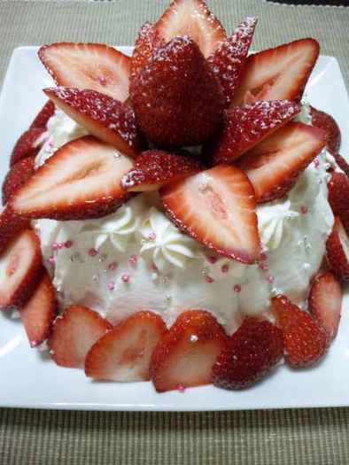 ひなまつり♡苺たっぷりスノードームケーキの写真