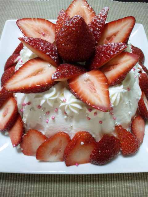 ひなまつり♡苺たっぷりスノードームケーキの画像