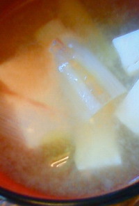 焼葱と豆腐とニンニク!?の味噌汁