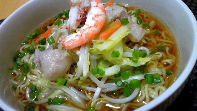 野菜たっぷりしょうゆラーメン レシピ 作り方 By Tomo7014 クックパッド 簡単おいしいみんなのレシピが359万品