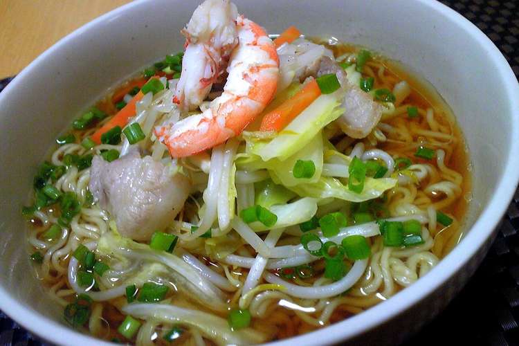 野菜たっぷりしょうゆラーメン レシピ 作り方 By Tomo7014 クックパッド 簡単おいしいみんなのレシピが354万品