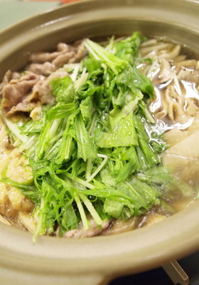 水菜使い切り♪豚肉と大根のはりはり鍋