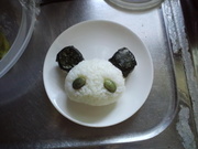 キャラ弁 パンダおにぎりの写真