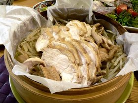 簡単・鶏もも肉ともやしのせいろ蒸し