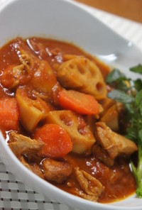 鶏もも肉とれんこんのカレートマト煮込み