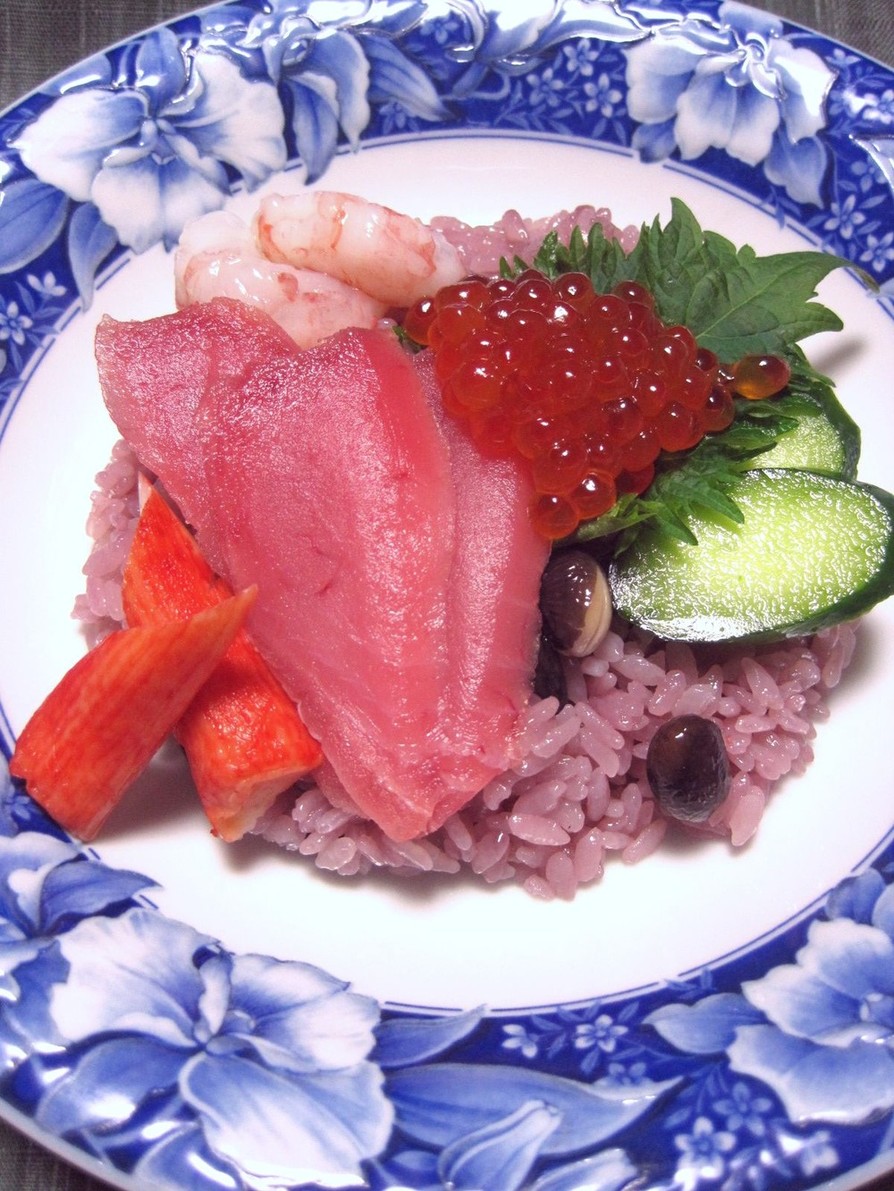 ✿黒豆で酢飯がピンクに～！海鮮散し✿の画像