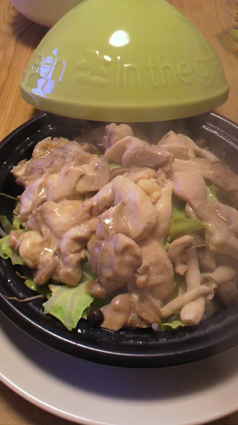 鶏もも肉とキャベツのタジン鍋の画像
