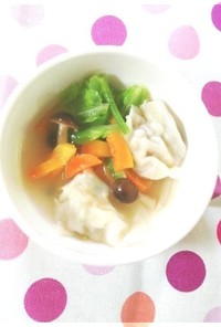 野菜たっぷり✿簡単水餃子スープ