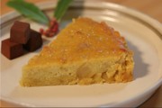 栗の甘露煮とサツマイモのケーキの写真
