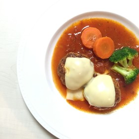 ♡ ふわっふわ♡ の煮込み豆腐ハンバーグ