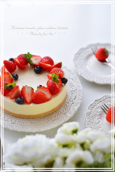 ホワイトチョコのレアチーズケーキの写真