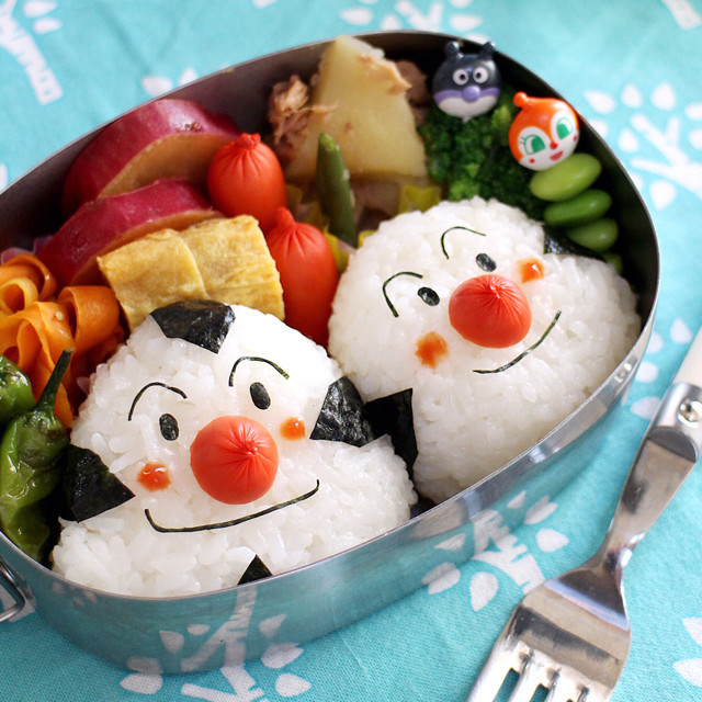 おむすびまんとこむすびまんのキャラ弁 レシピ 作り方 By みやきっちん クックパッド 簡単おいしいみんなのレシピが352万品