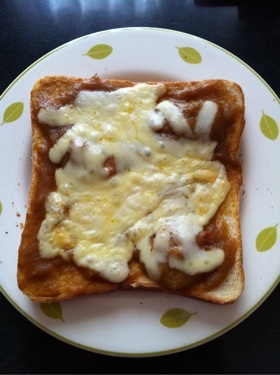 朝食に☆カレーチーズトーストの画像