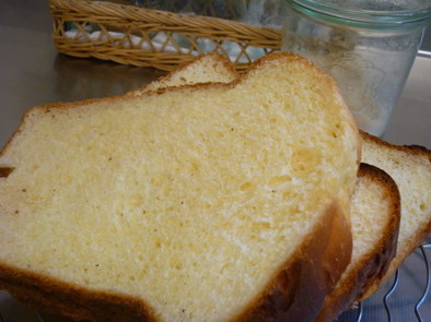 HBでアーモンドプードルの食パンの写真