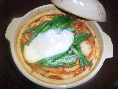 韓国風鍋焼きうどんの画像
