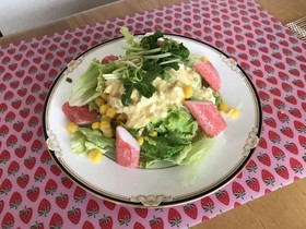 タルタルドレッシングで野菜サラダ
