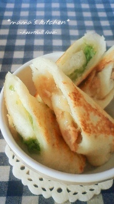 手づかみ☆幼児食☆食パンde簡単春巻き風の写真