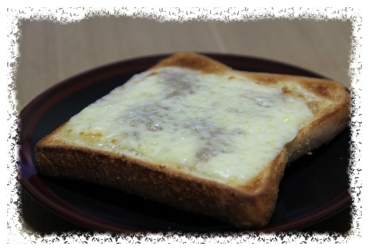 マヨゴマチーズトーストの画像