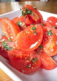トマトの香草サラダ☆ガーリックオイルがけ
