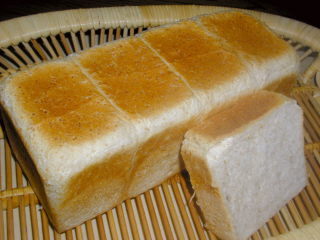 グラハム食パン（ホシノ天然酵母）の画像