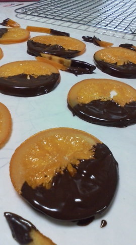 バレンタインにオレンジピールチョコ