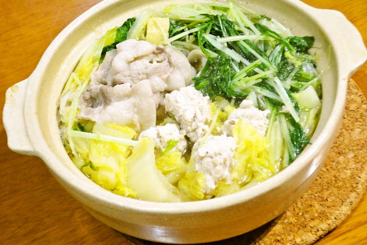 鍋だしは買う必要なし 鶏ガラスープ塩鍋 レシピ 作り方 By Ayana703ママ クックパッド 簡単おいしいみんなのレシピが359万品