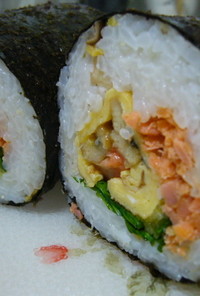 鮭フレークの巻き寿司