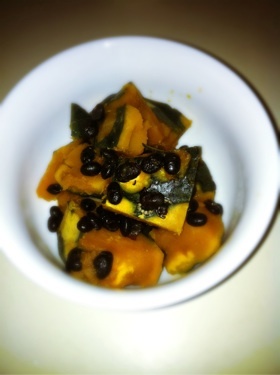 ルクエでつくる黒豆とかぼちゃの煮物の画像