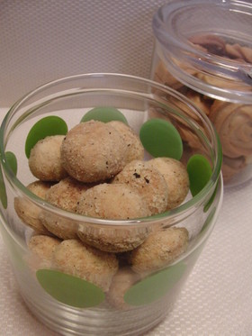 ペッパー&チーズのおつまみクッキー