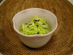 キャベツとしその実のさっぱり和え