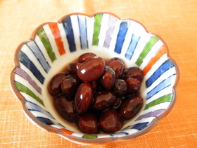 圧力鍋使用 黒豆 のグレープジュース煮