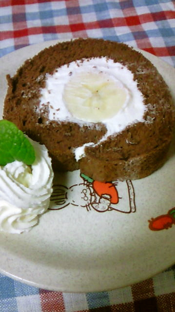 米粉ホワイトチョコバナナロールケーキの画像