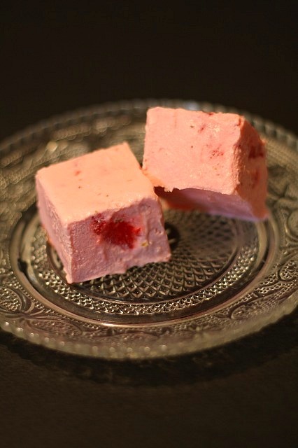 苺とクリームチーズのヘルシーセミフレッドの画像