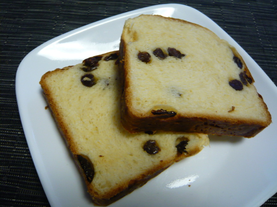 ケーキのようにリッチなラムレーズン食パンの画像