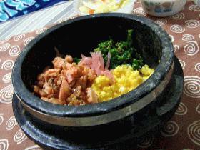 柚子味噌風味の鮭三色丼（鮭アラ使用）の画像