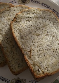 キャラメル＆ブルーポピーシード食パン