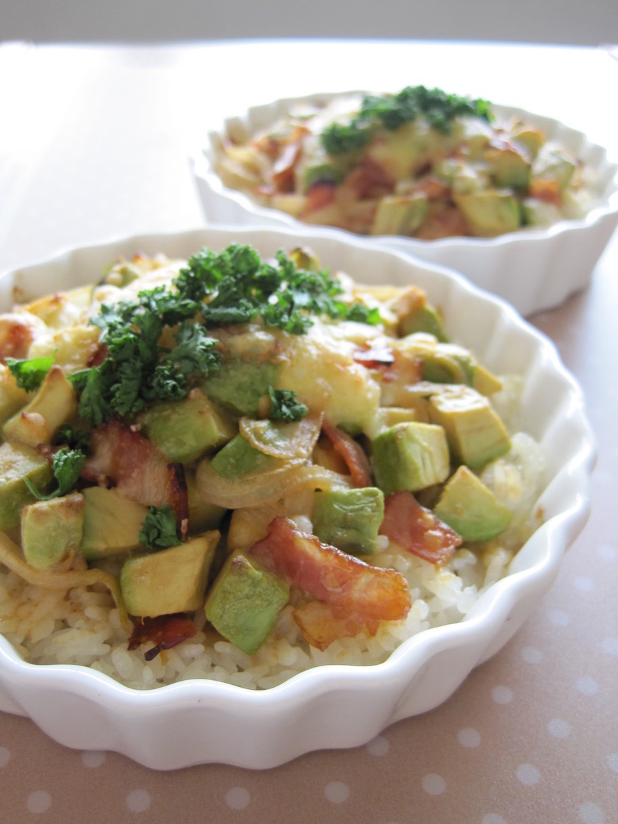 クリーミーなアボカドズードルのレシピ