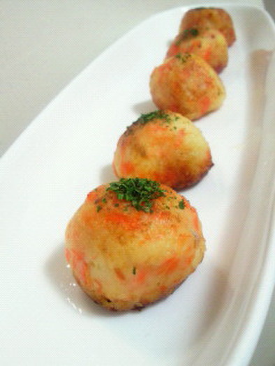 コロコロ☆モチモチチーズポテトin塩鮭の写真