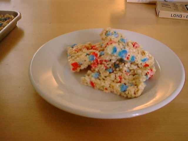 クリスマスツリーのライスクリスピーおやつのレシピ